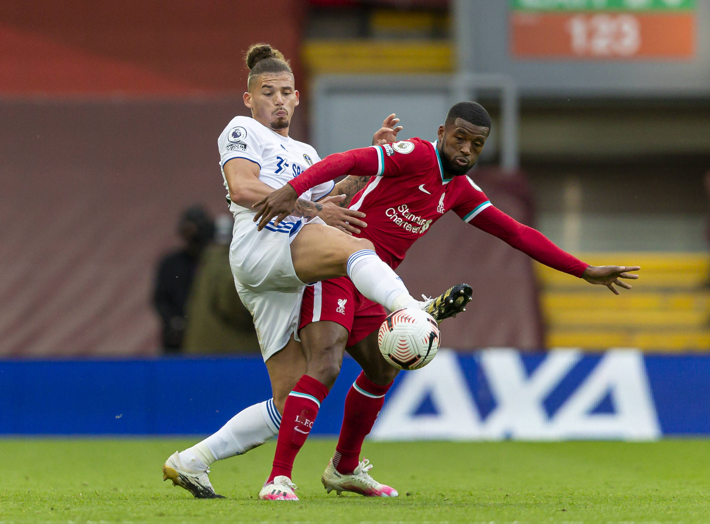 对充满坎坷 对充满坎坷